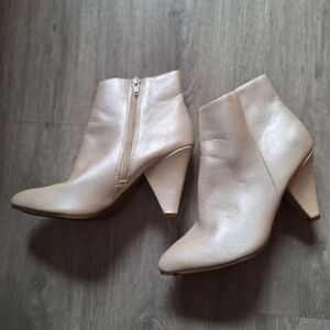 Vintage White Cream Ankle Boots 6.5 Shoes